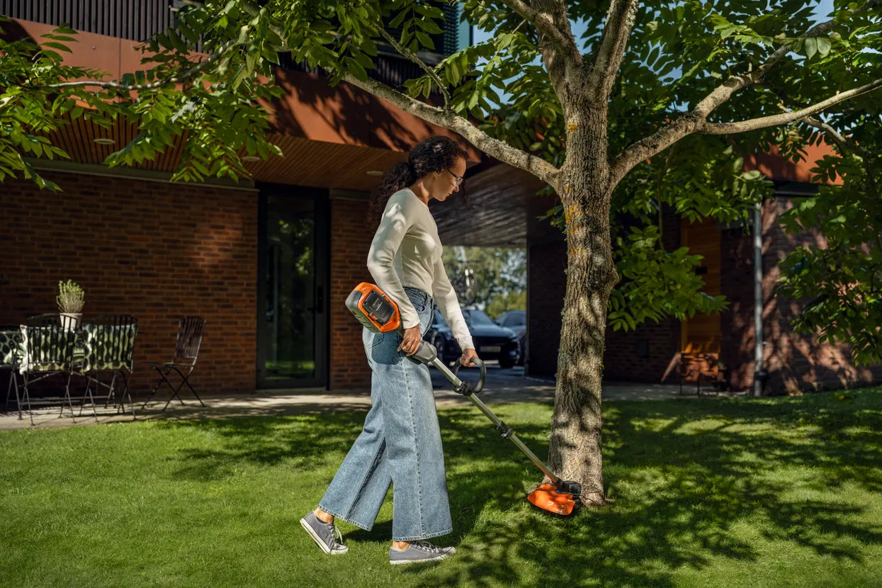 Decespugliatore a batteria Husqvarna 215iL